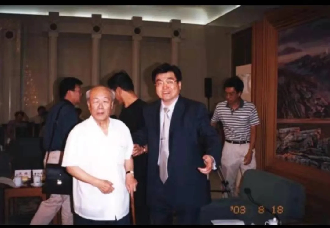 中國(guó)網(wǎng)刊載《斯人已逝，墨香猶存——憶歐陽(yáng)中石先生》 